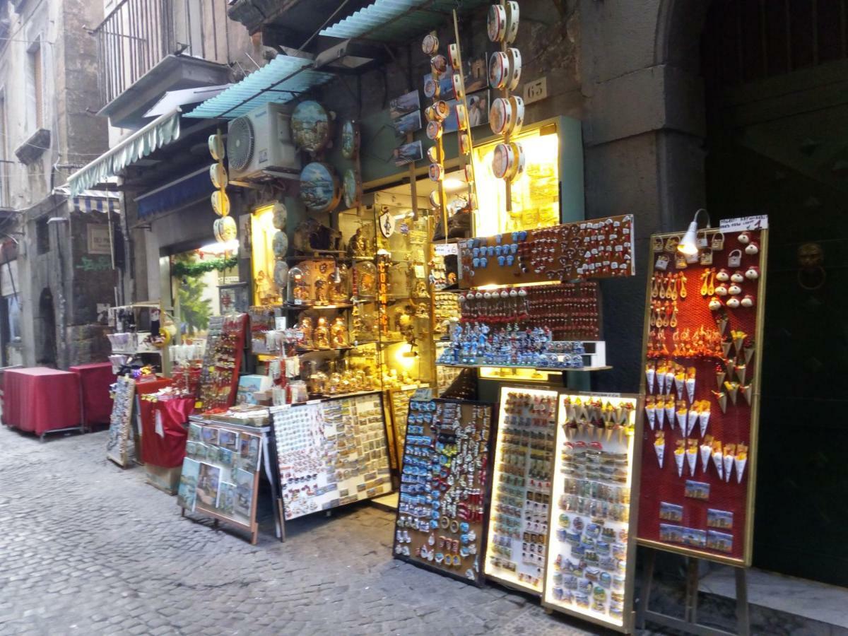 Appartamento In S.biagio Dei Librai Napoli